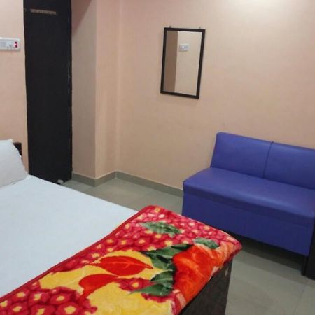 Hotel Atithi Galaxy Kanpur Bagian luar foto