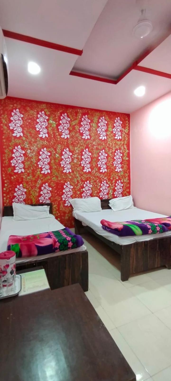 Hotel Atithi Galaxy Kanpur Bagian luar foto