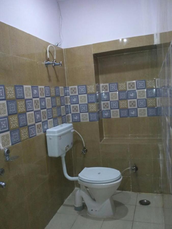 Hotel Atithi Galaxy Kanpur Bagian luar foto