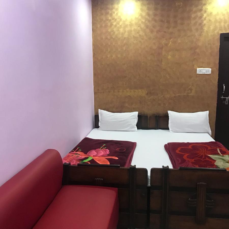 Hotel Atithi Galaxy Kanpur Bagian luar foto