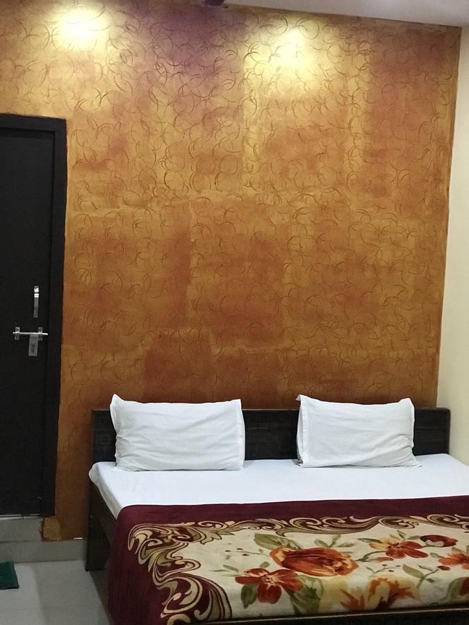 Hotel Atithi Galaxy Kanpur Bagian luar foto