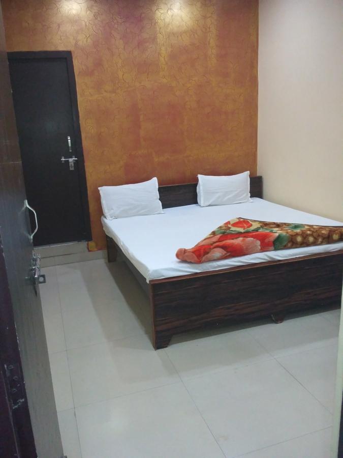 Hotel Atithi Galaxy Kanpur Bagian luar foto